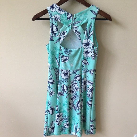 NWOT spring/summer floral dress - Picture 3 of 5